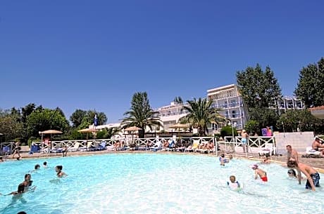 Grand Bleu Sea Resort Hotel