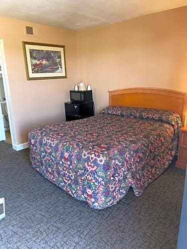 American Inn Council Bluffs – Council Bluffs, IA