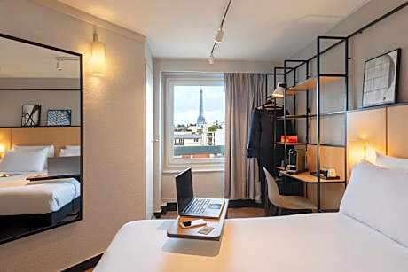 Comfort Room with Eiffel Tower View