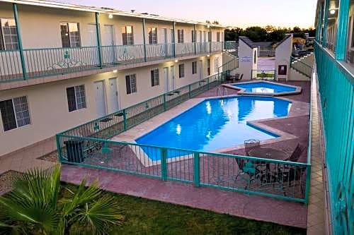 Hotel Trébol Inn