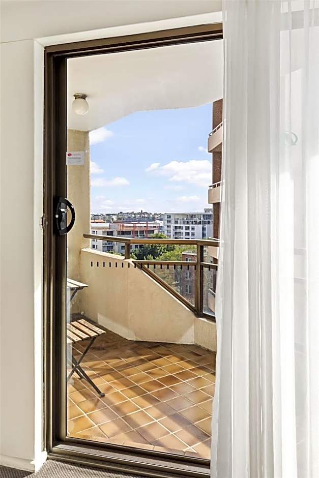 Metro Apartments on King