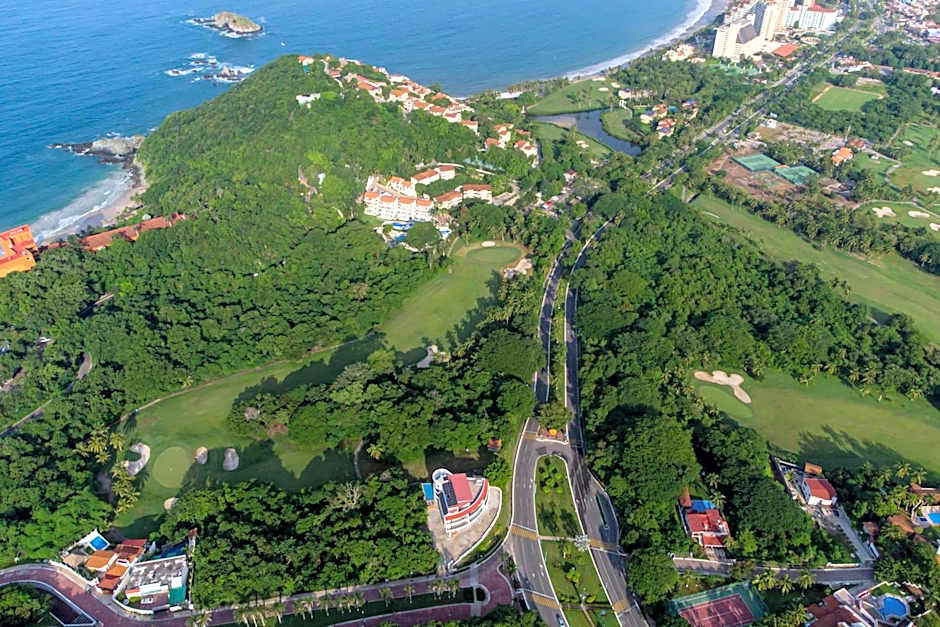 LA LOMA SUITES