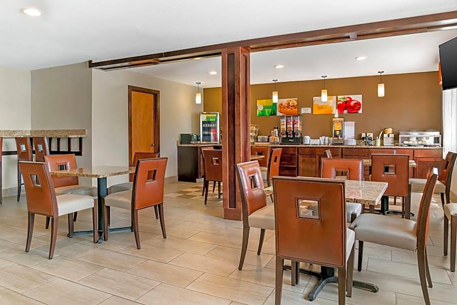 Quality Inn Byron Center