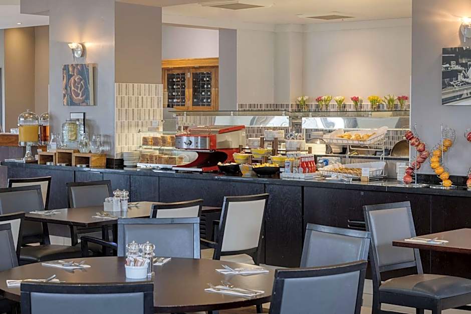 DoubleTree by Hilton Dartford Bridge