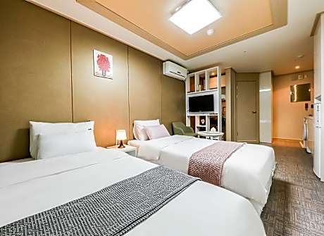 Standard Twins Room