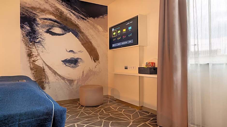 Holiday Inn - the niu, Ridge Halle Central Station By IHG