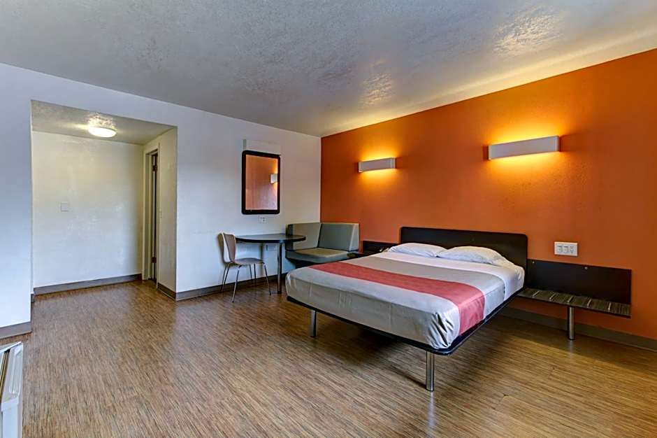 Motel 6 Richfield OH