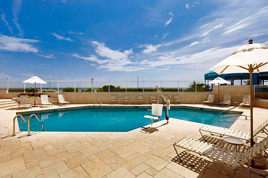 Surfbreak Oceanfront Hotel, Ascend Hotel Collection