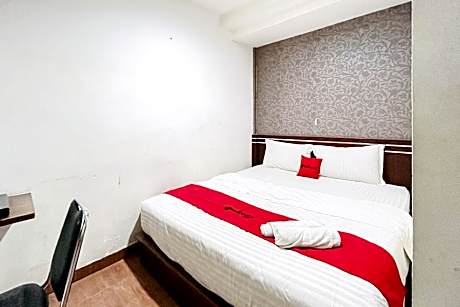 RedDoorz @ Best Hotel Jalan Dr. Sutomo Siantar