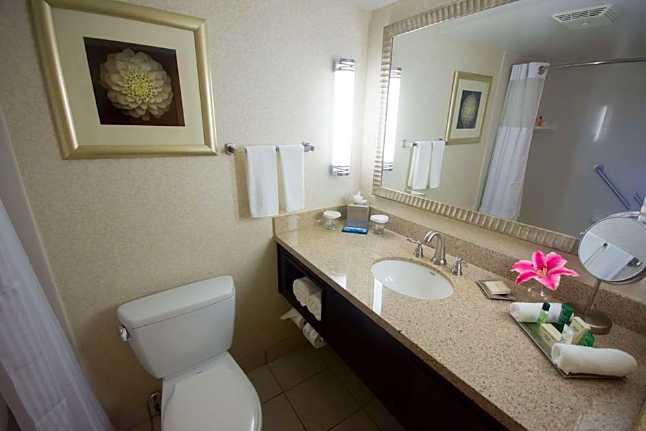 Hilton Palm Beach Airport