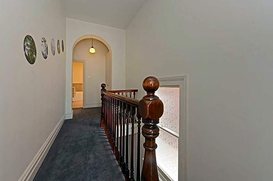 The Lollyshop Apartment in Battery Point