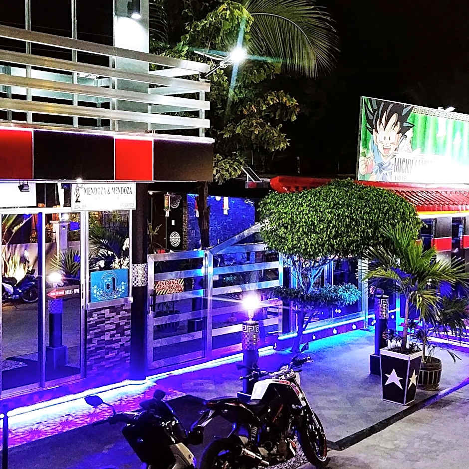 Micky Santoro Hotel & Restaurant