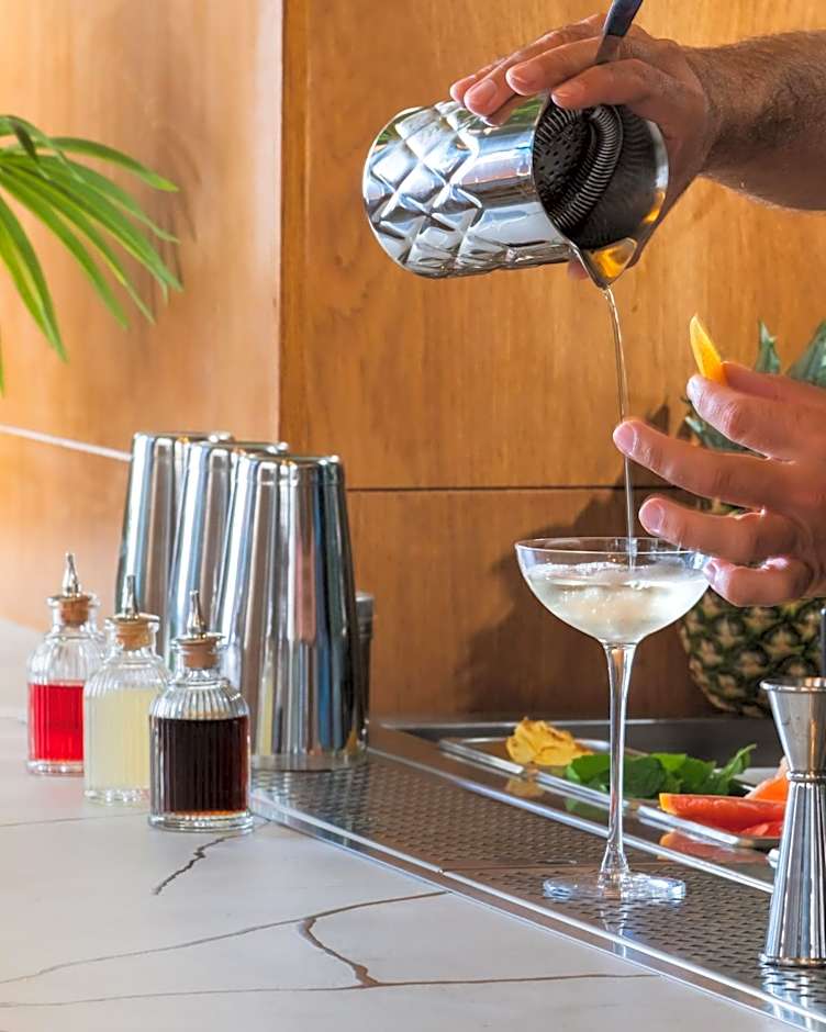 Praxitelous Luxury Suites