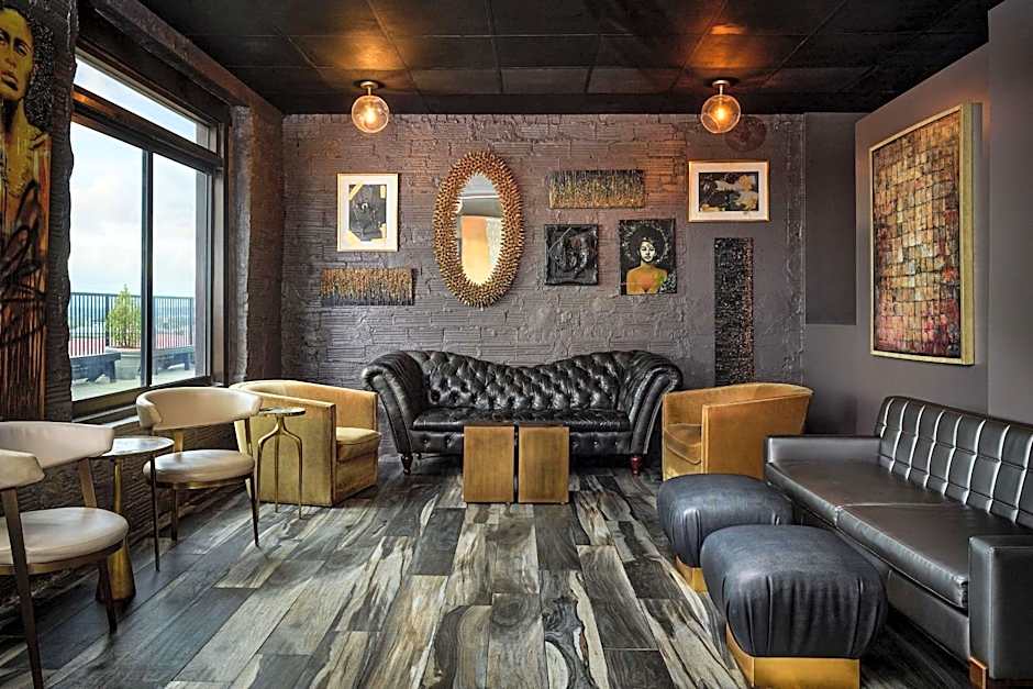 Redmont Hotel Birmingham, Curio Collection by Hilton