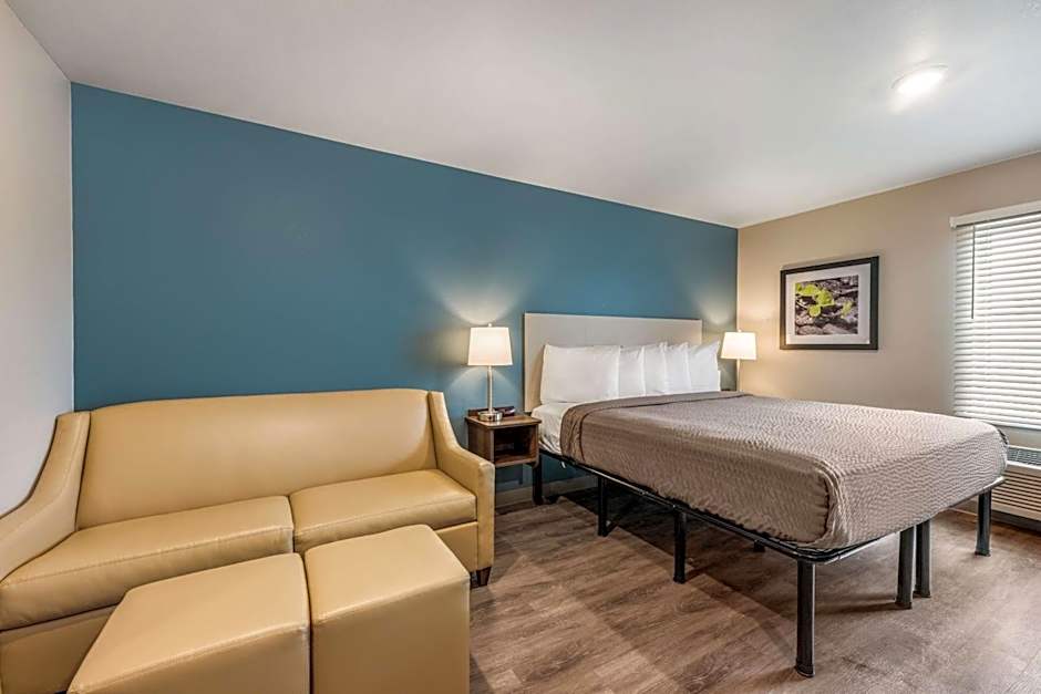 WoodSpring Suites Linden