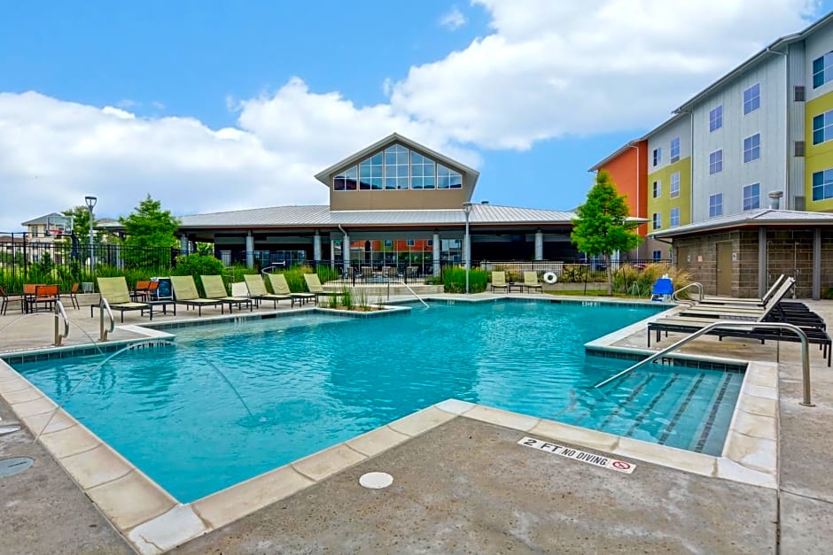Homewood Suites TechRidge Parmer @ I-35