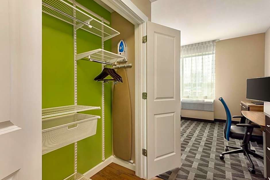 Photo 1 of 5 of 1 Bedroom 1 Queen Bed with Sofabed Suite