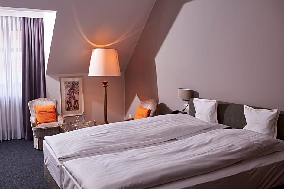 Photo 1 of 4 of Standard Queen Room