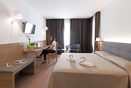 Standard Double Suite