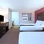 La Quinta Inn & Suites by Wyndham Detroit Utica