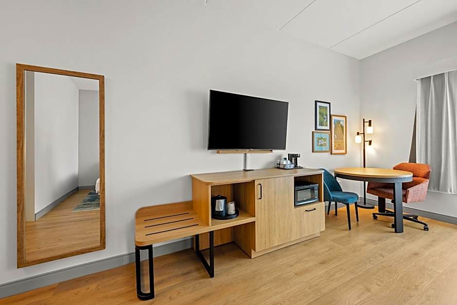Hampton Inn & Suites by Hilton Swansboro Near Camp Lejeune
