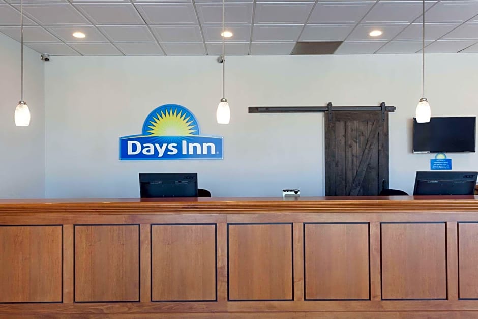 Days Inn & Suites by Wyndham Lancaster Amish Country