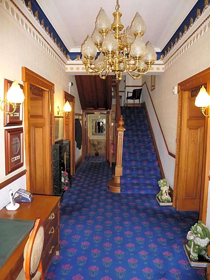 Somerton House Hotel