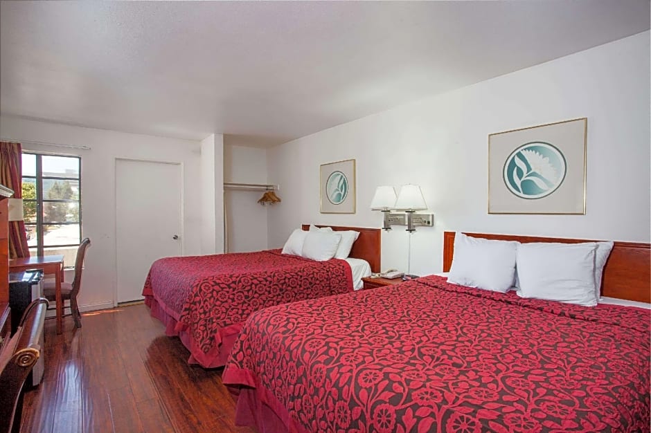 Days Inn by Wyndham Orange Anaheim