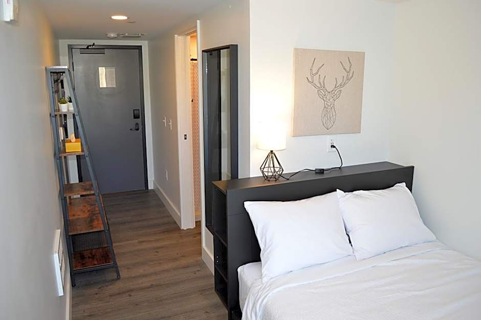 The Block Hotel & Commons