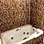 Days Inn by Wyndham Camarillo - Ventura