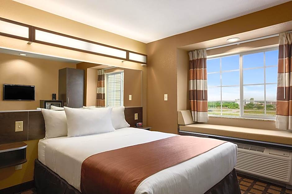 Photo 1 of 4 of Studio 1 Queen Bed Suite