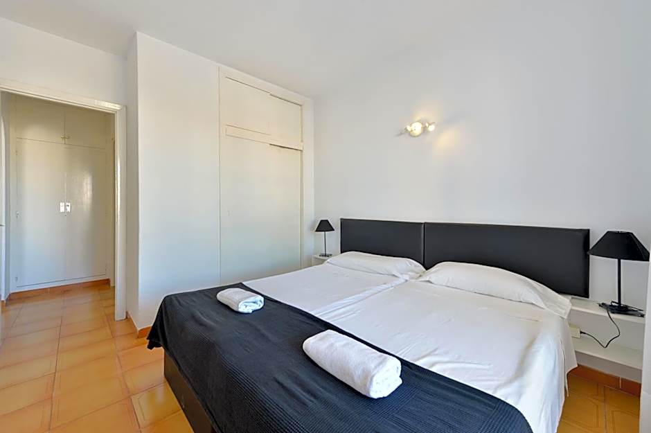 Apartamentos San Antonio Beach