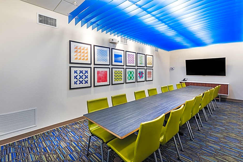 Holiday Inn Express And Suites Junction By IHG