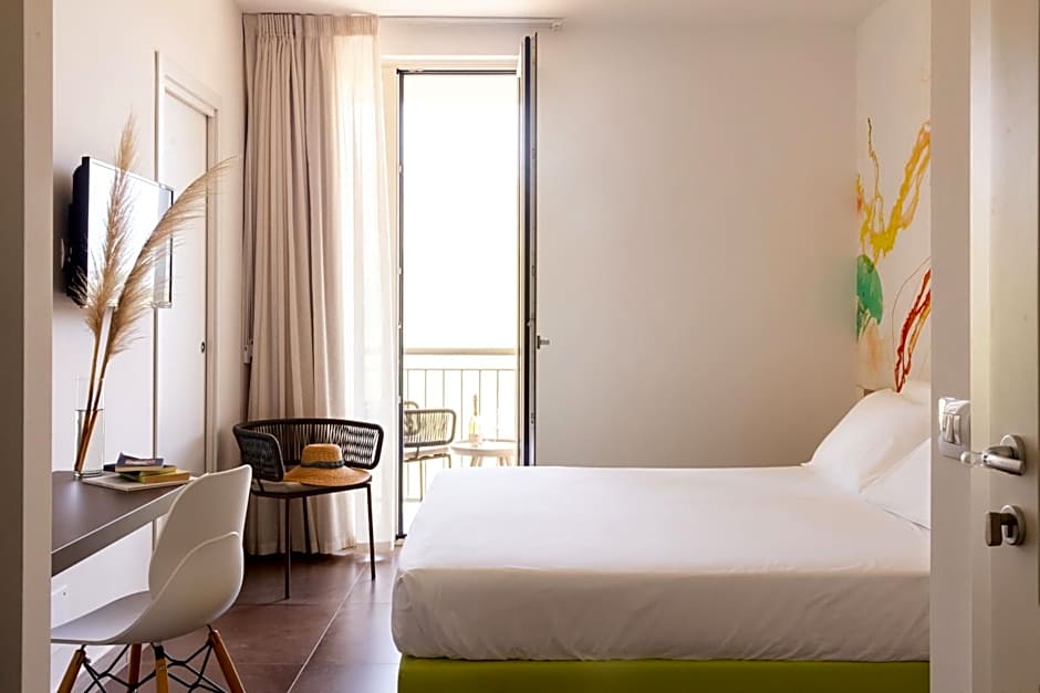 Luna Minoica Suites and Apartments