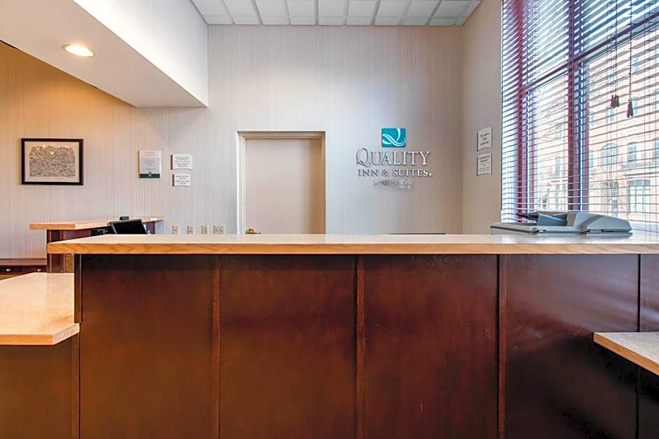 Clarion Hotel & Suites University-Shippensburg