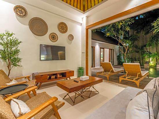 Villa Lapis by Villa Finder