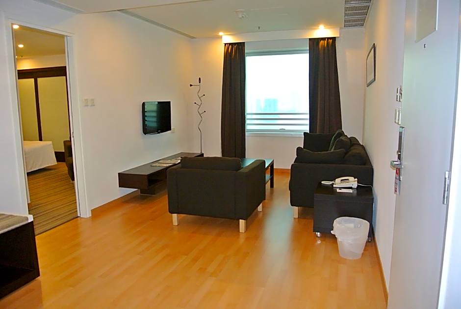 Photo 1 of 3 of Suite