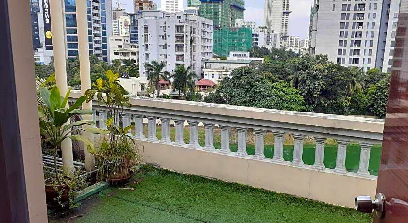 Amazon Lilly Residence