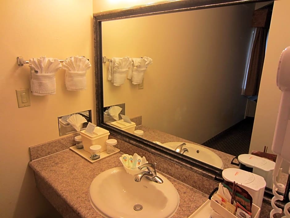 Arbor Inn Monterey