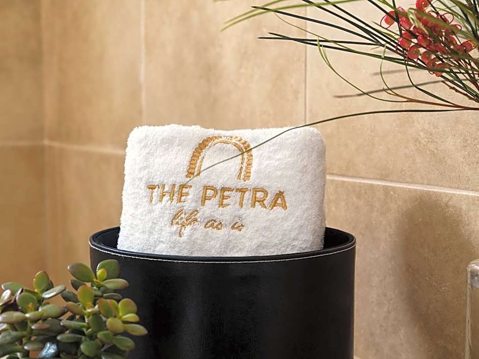 Petra Hotel & Suites