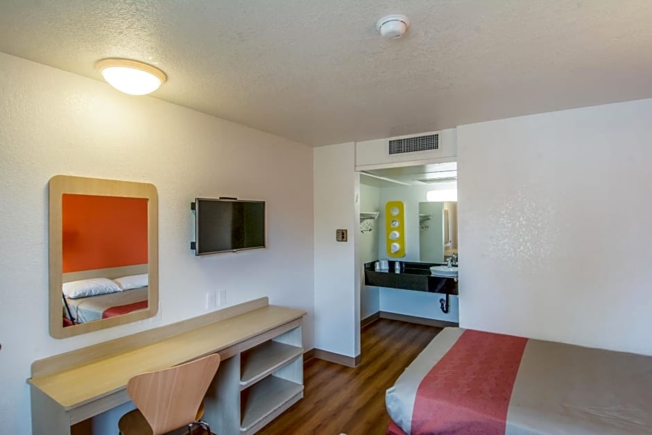 Motel 6-Redding, CA - North