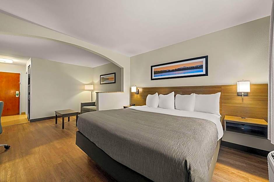 Quality Inn & Suites Matthews