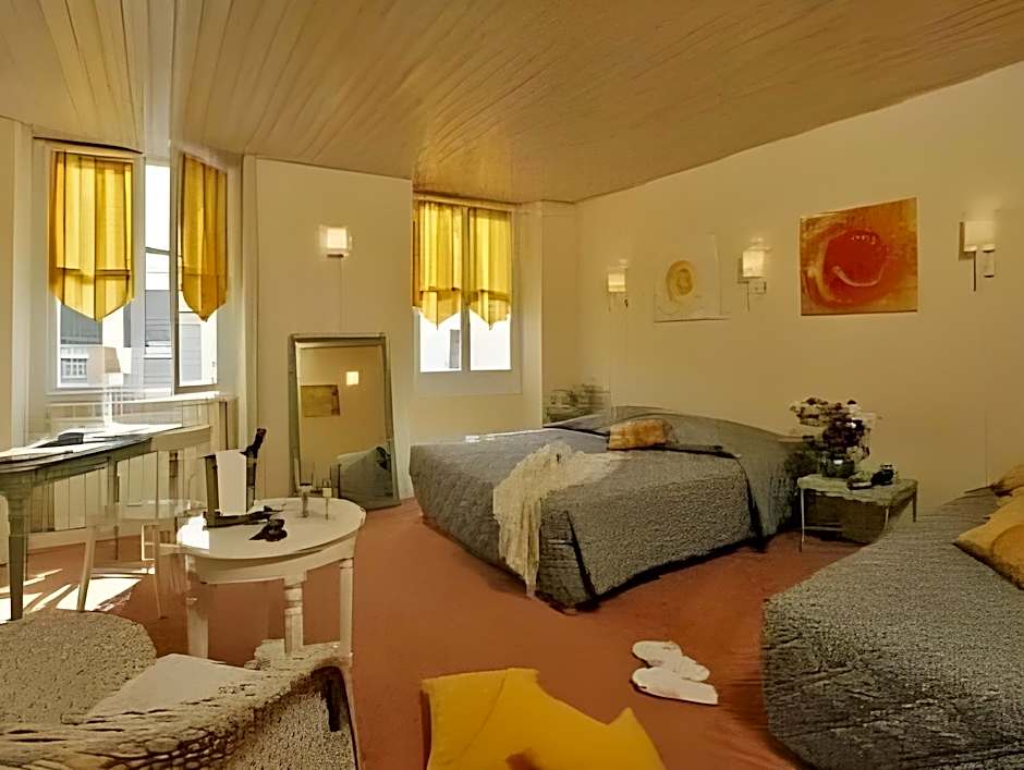 Logis Hotel Lafayette Rochefort France