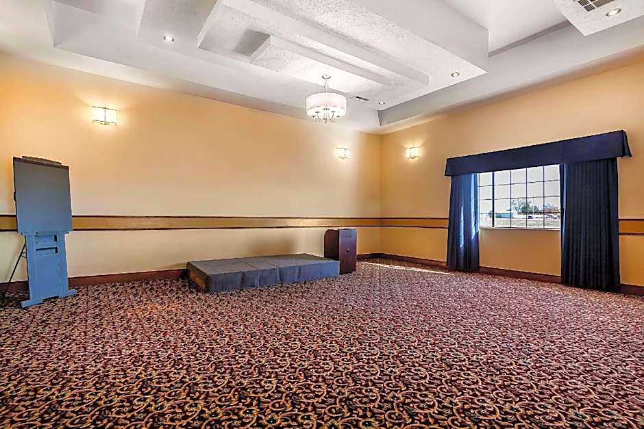 Quality Inn and Suites Owasso