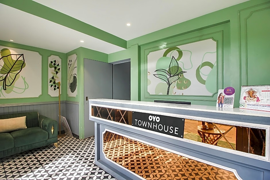 Collection O Avasa Grand