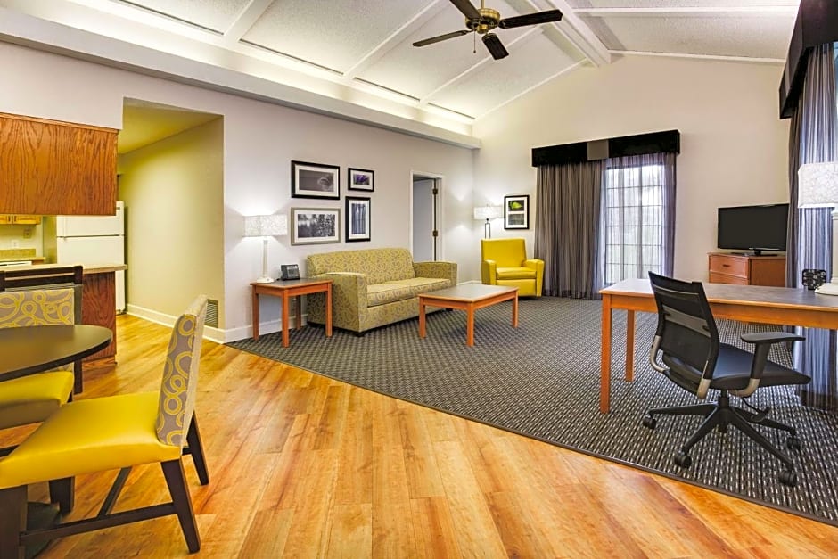 Days Inn by Wyndham Gainesville Florida
