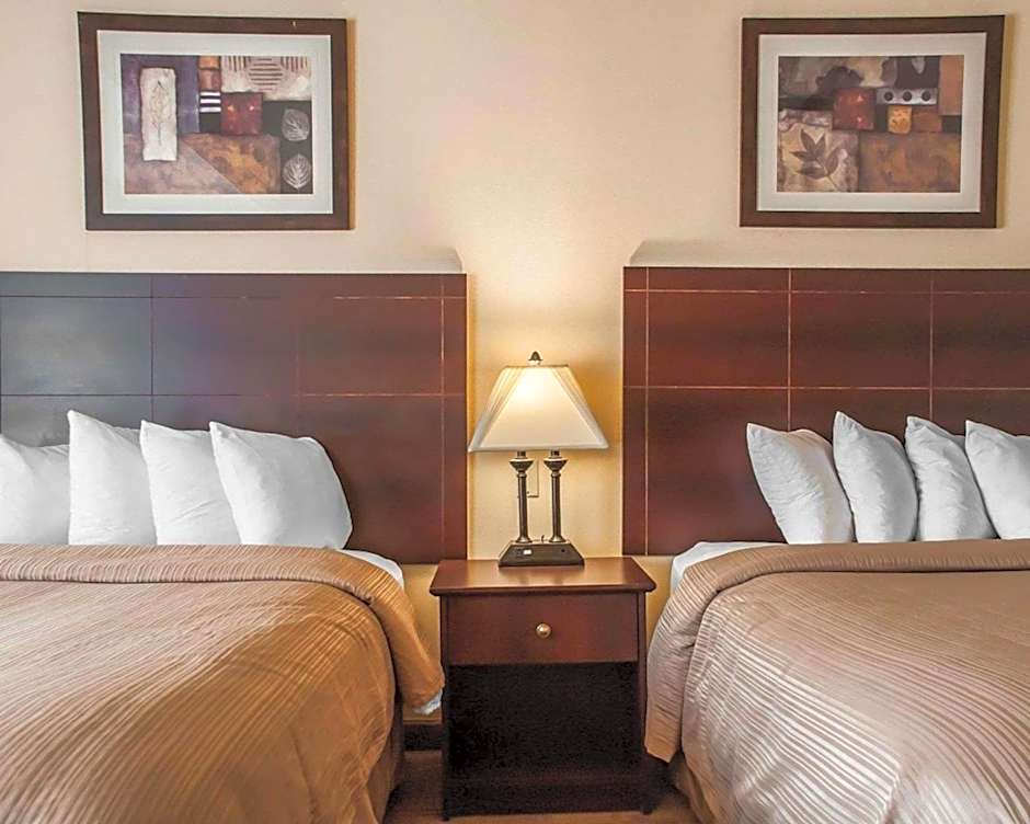 Quality Inn Buffalo Airport