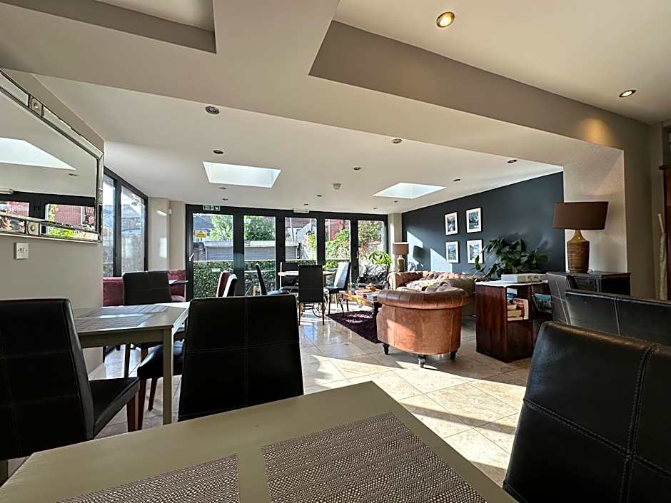 Number One Hundred Bed And Breakfast