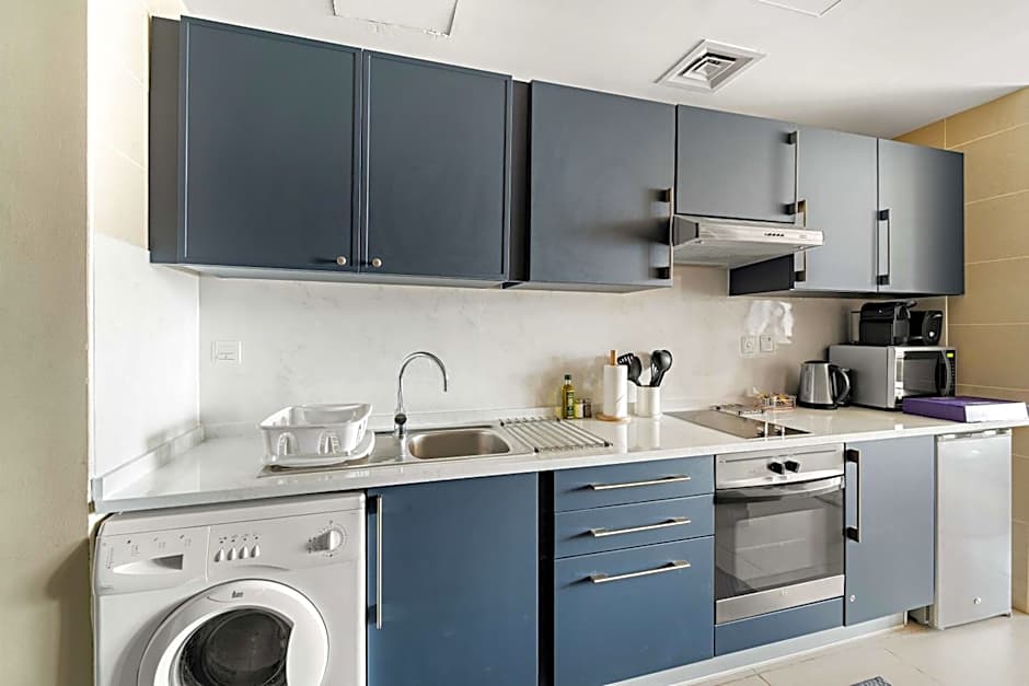 Silkhaus Modern Studio near Almas in West Lake