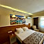 Lucid Hotel